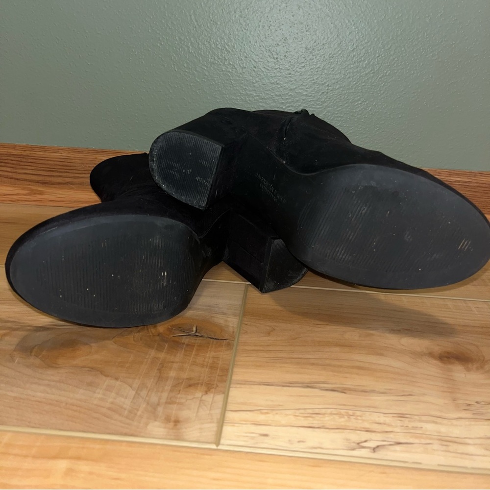 American Eagle Suede Rose Booties - Picture 6 of 8